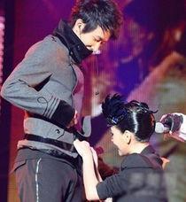 小s摸男明星摸裤裆视频,小S摸男明星敏感部位视频引发热议