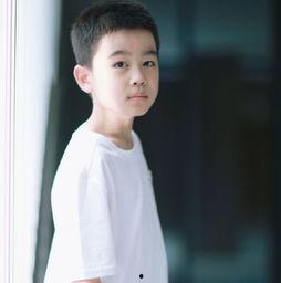 张铭轩个人资料,才华横溢的年轻才俊，多领域成就斐然